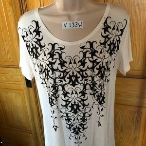 COPY - New short-sleeved off-white knit top with black/sparkles on front made b…